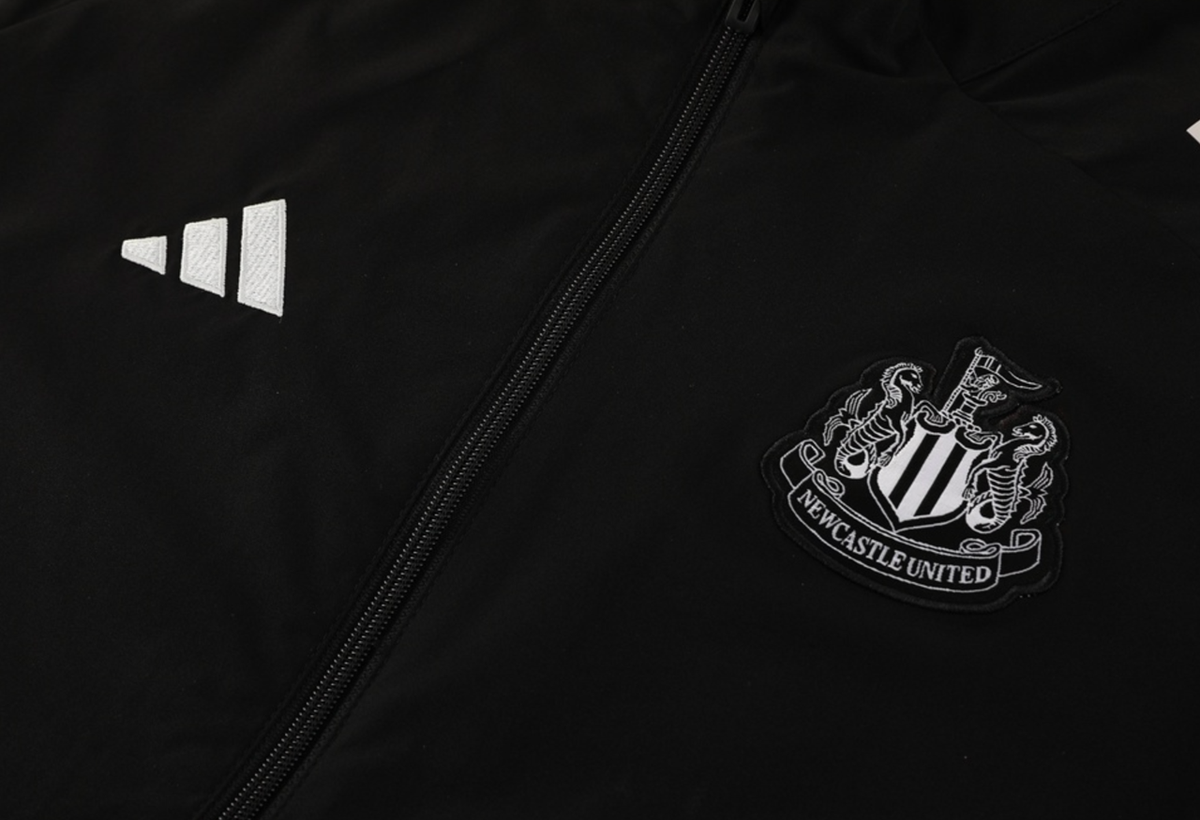Newcastle United 25/26 Men's Black Long Zip Windbreaker